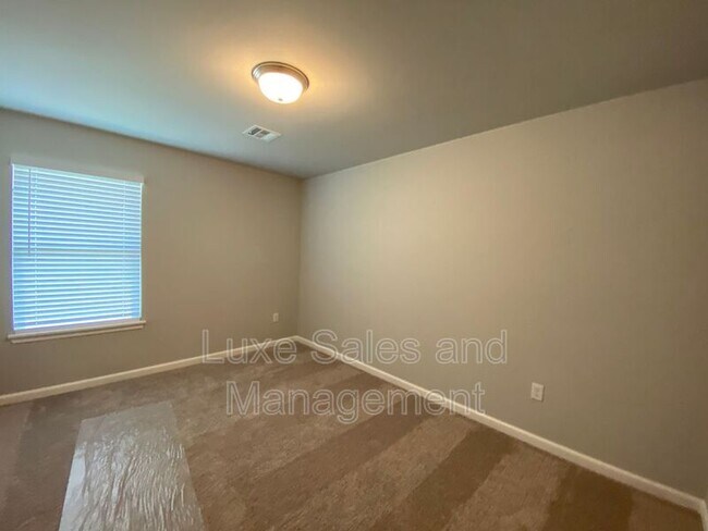 Building Photo - 8513 NW 77th Pl