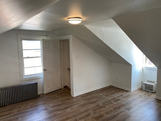 Building Photo - 81 S 11th St