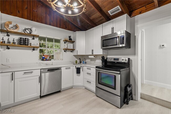 Building Photo - 17780 Caloosa Rd