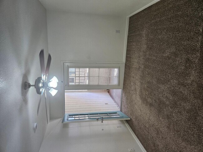 Building Photo - 1310 S Hardy Dr