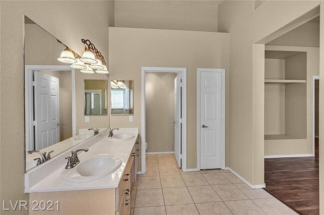 Building Photo - 237 Highgate St