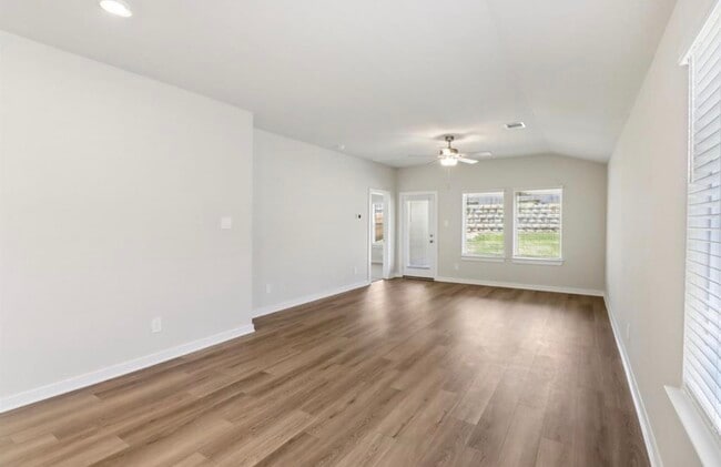 Building Photo - 1900 Velvet Oak Ln