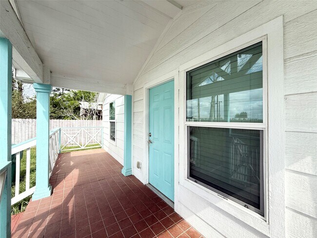 Building Photo - 300 Longstreet Rd