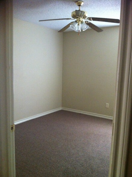 Building Photo - 1813 Jefferson Ave