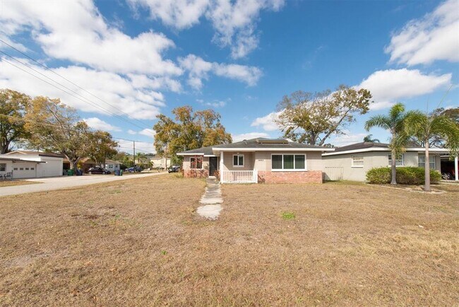 Building Photo - 3623 W Gray St