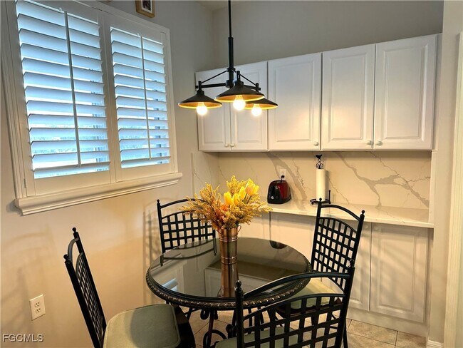 Building Photo - 16655 Lake Cir Dr