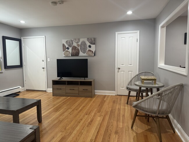 Building Photo - 1709 W Estes Ave