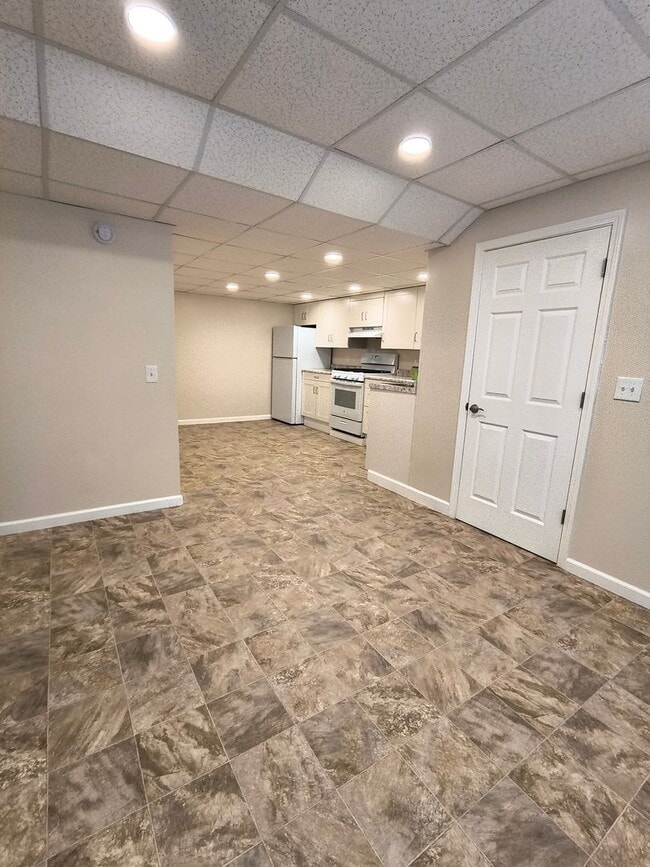 Building Photo - Completely Renovated 2 Bedroom in Downtown Council Bluffs