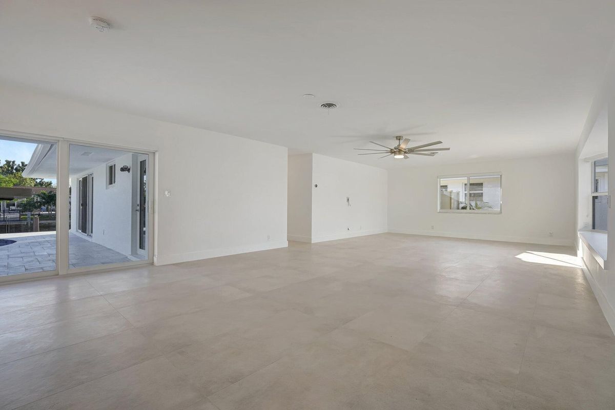 Building Photo - 1478 NE 57th Ct