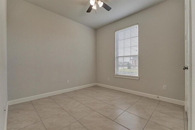 Building Photo - 15846 Weston Ridge Dr