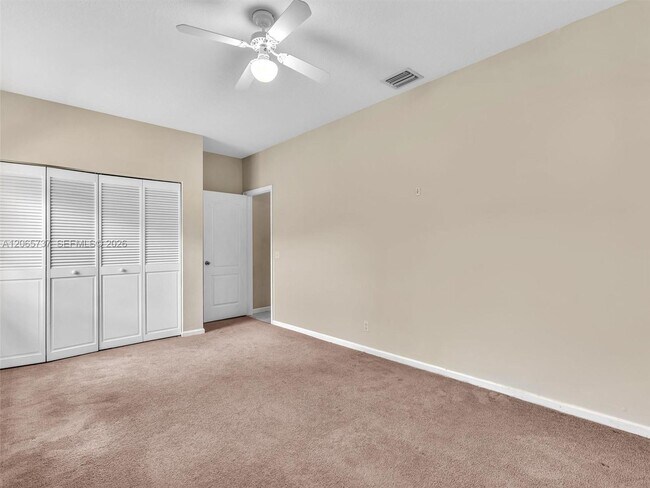 Building Photo - 11335 Lakeshore Dr