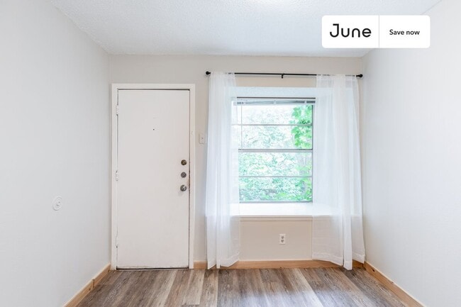 Building Photo - 5402 Brompton Cir