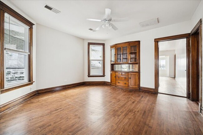 Building Photo - 3419 W McLean Ave