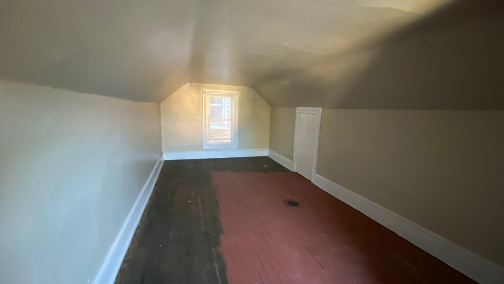 Building Photo - 401 1st Ave