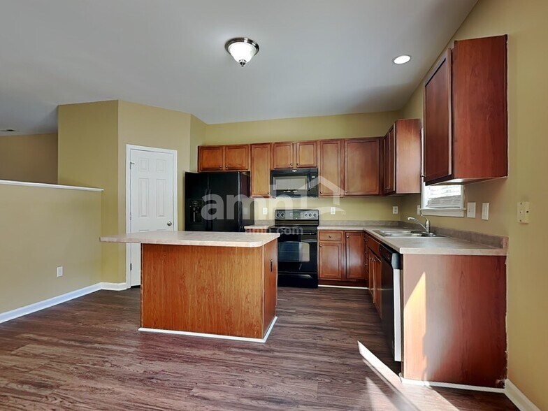 Building Photo - 104 Pearson Place