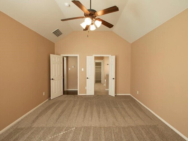 Building Photo - 417 Hackberry Dr