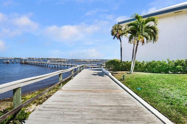 Building Photo - 175 SE St Lucie Blvd