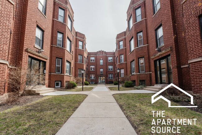 Building Photo - 857 W Cornelia Ave