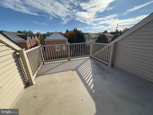 Building Photo - 3697 Ambrose Hills Rd