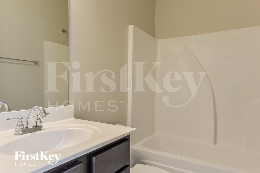 Building Photo - 5542 Bridle Way