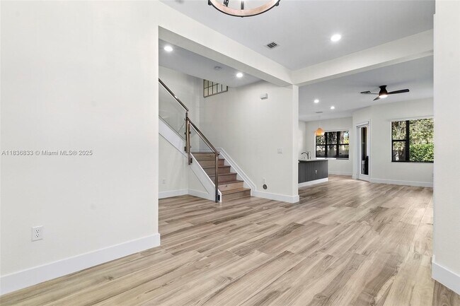 Building Photo - 115 SW 127th Terrace
