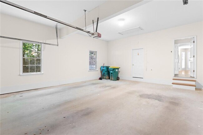 Building Photo - 5941 Wilbanks Dr