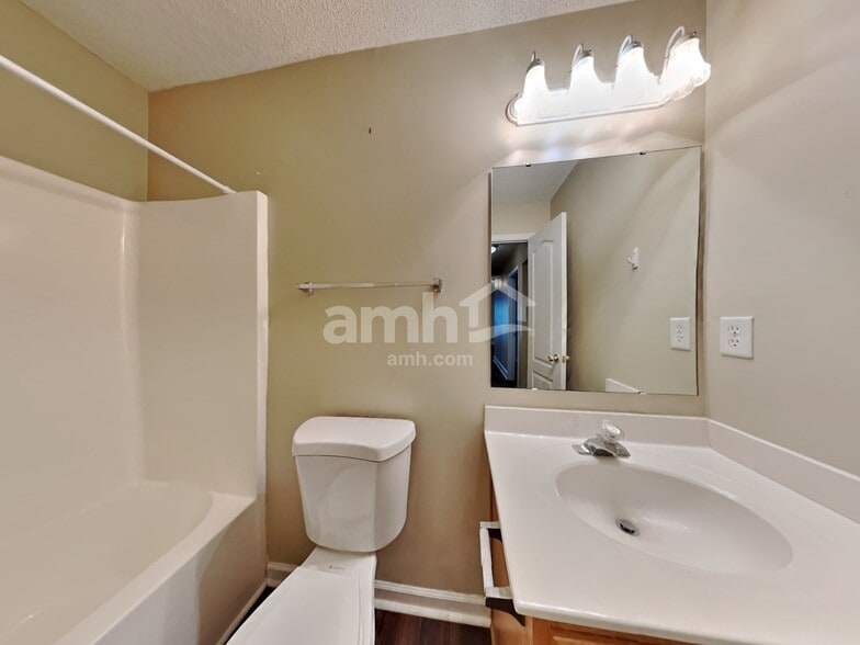 Building Photo - 105 Peterborough Dr