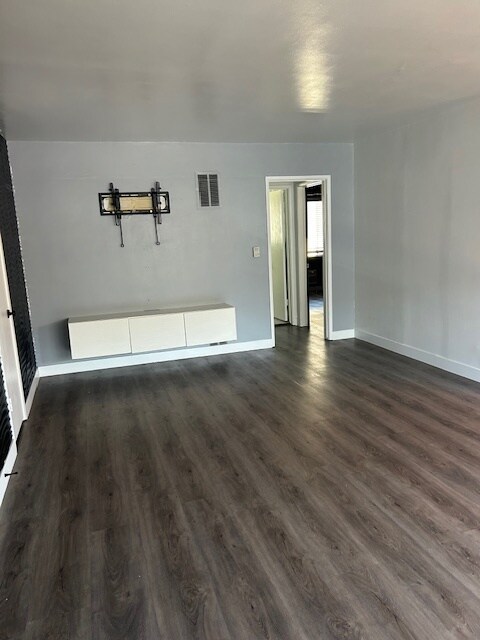 Building Photo - 1226 N Harper Ave