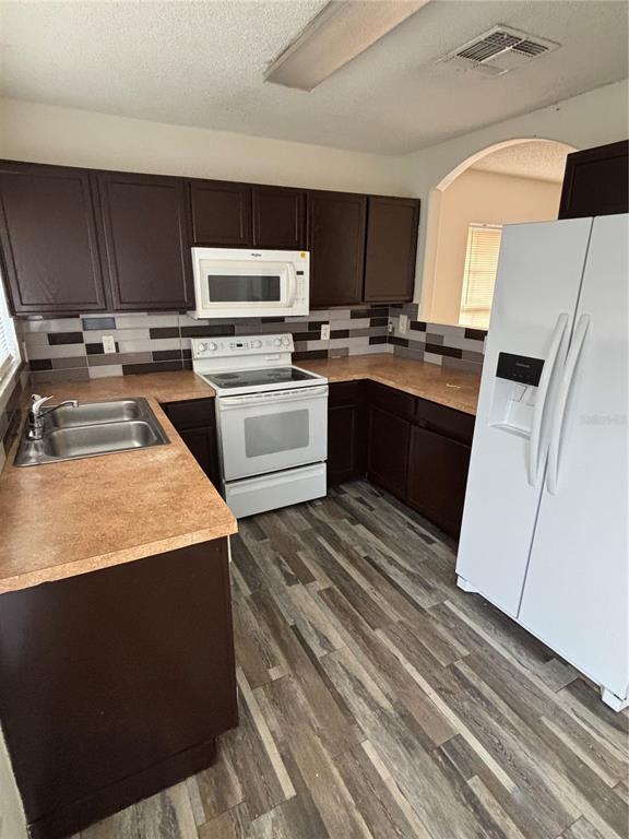 Building Photo - 13301 Fairway Glen Dr