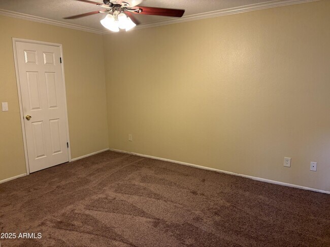 Building Photo - 925 S Longmore