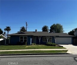 Building Photo - 717 Serpentine Dr