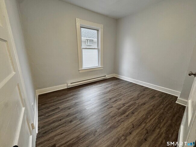 Building Photo - 34 Hanford Ave