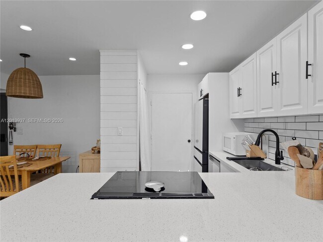 Building Photo - 7487 SW 82nd St