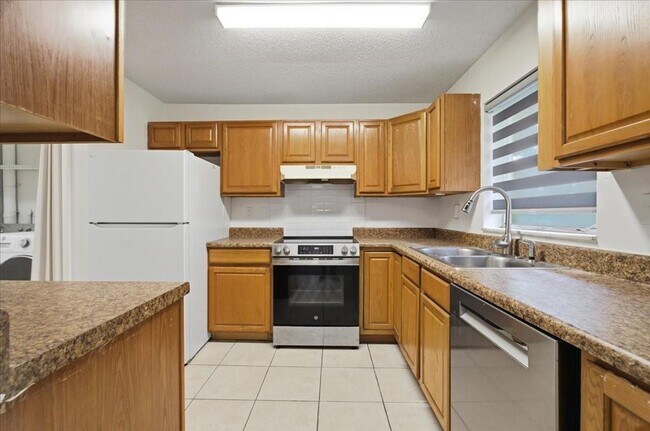 Primary Photo - 10151 NW 35th St