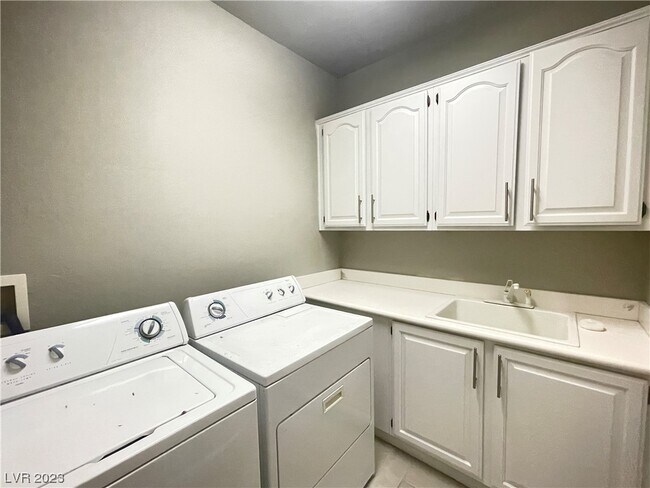 Building Photo - 1254 Autumn Wind Way