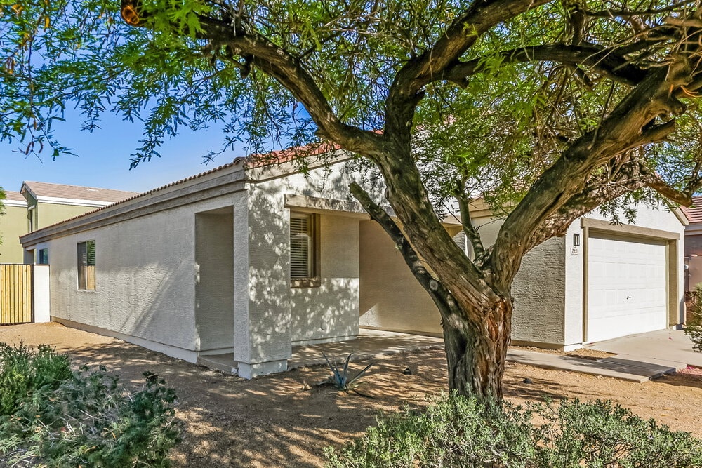 Building Photo - 2650 S 84th Dr