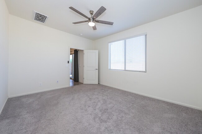 Building Photo - 4882 E Greenway Wash Dr