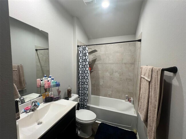 Building Photo - 20363 Green Mountain Dr