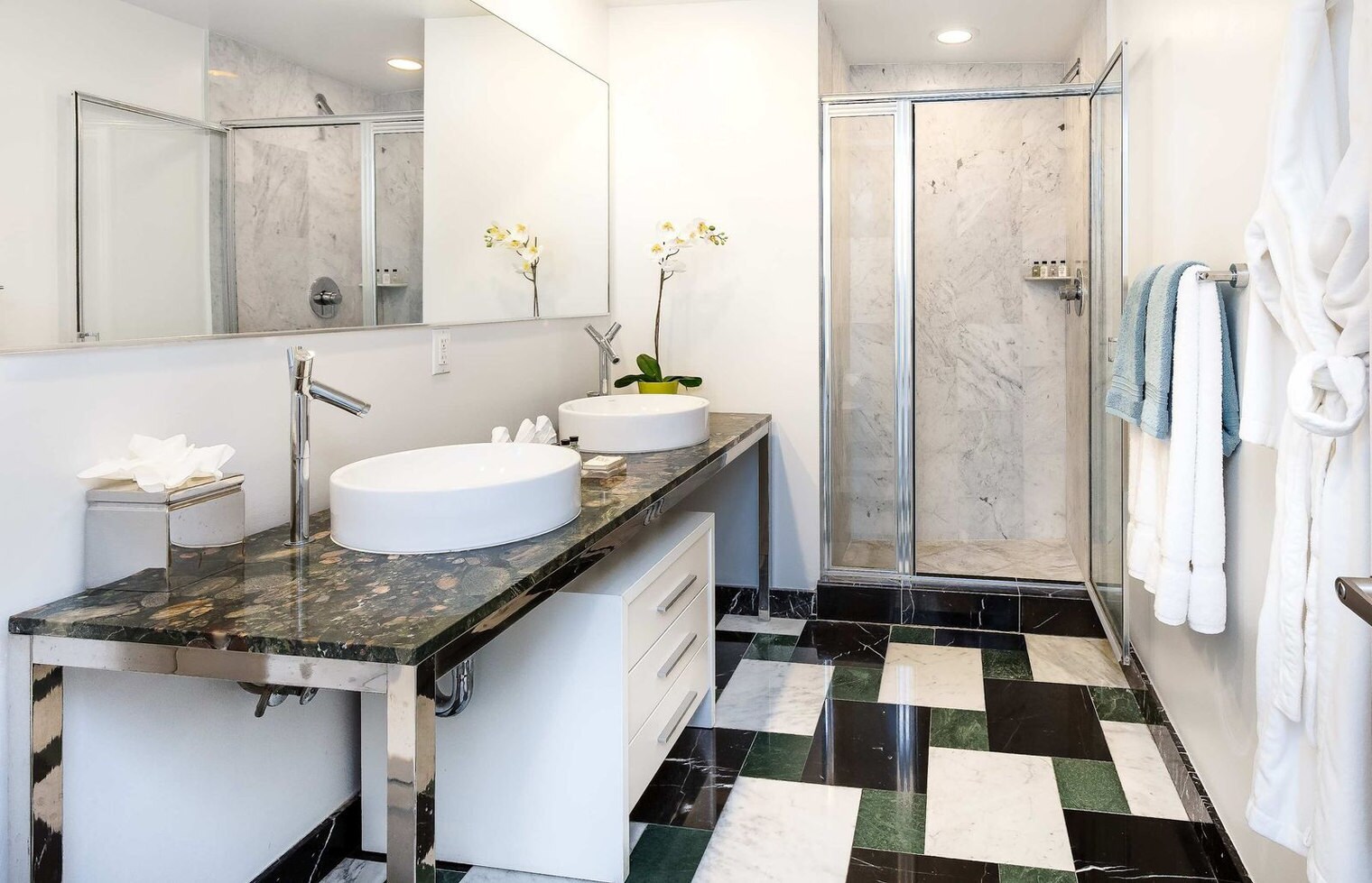 Building Photo - 485 Brickell Ave