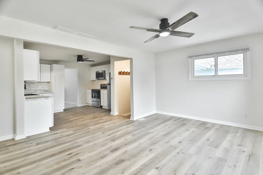 Building Photo - 230 Winona Dr