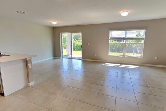 Building Photo - 4731 Gillot Blvd