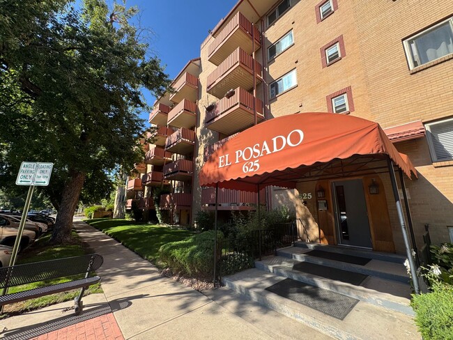 Building Photo - Studio Condo in the heart of Capitol Hill