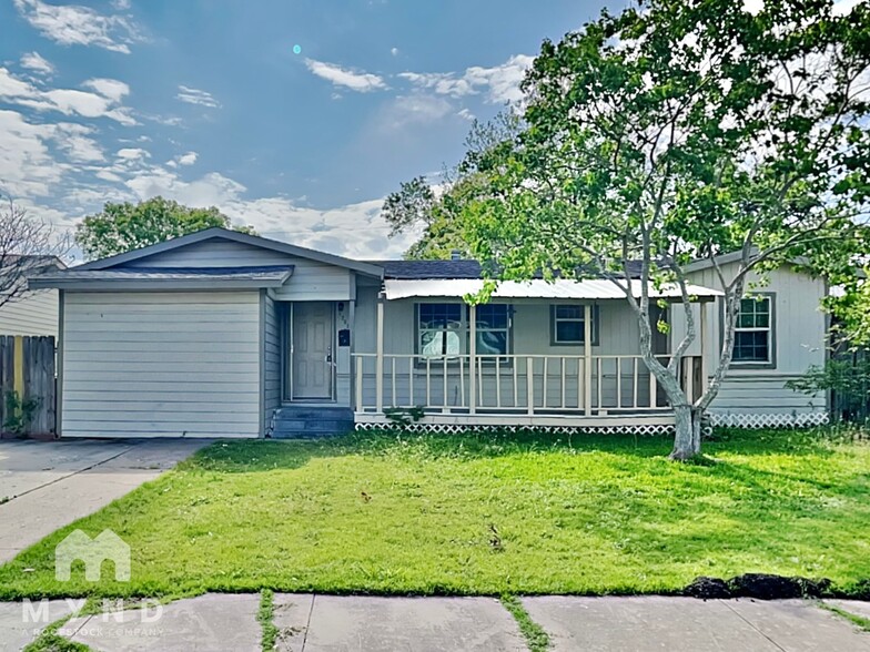 Primary Photo - 1202 Prince Dr