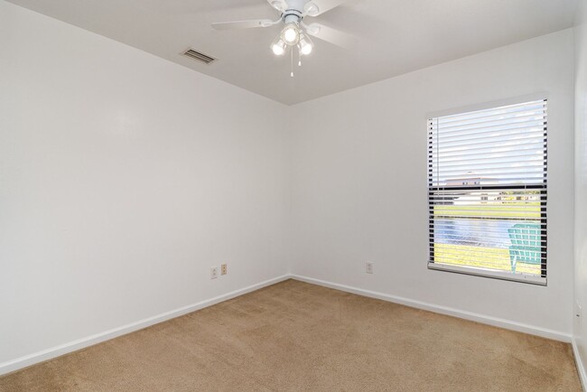 Building Photo - 1165 Luminary Cir