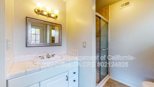 Building Photo - 1321 Berrydale Dr