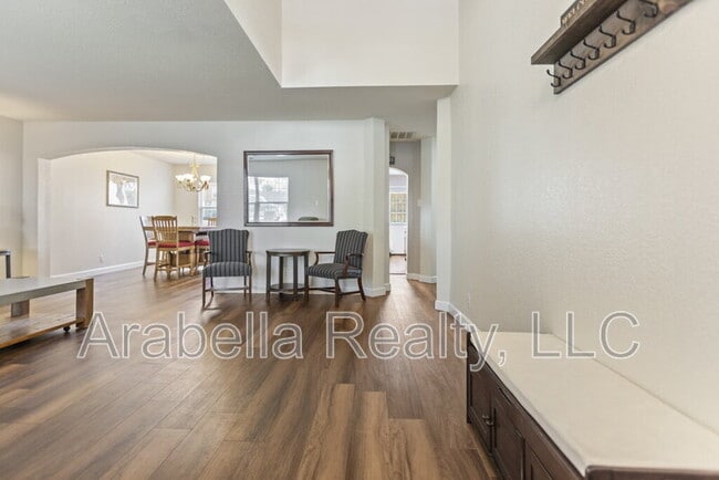 Building Photo - 9810 Moffitt Dr