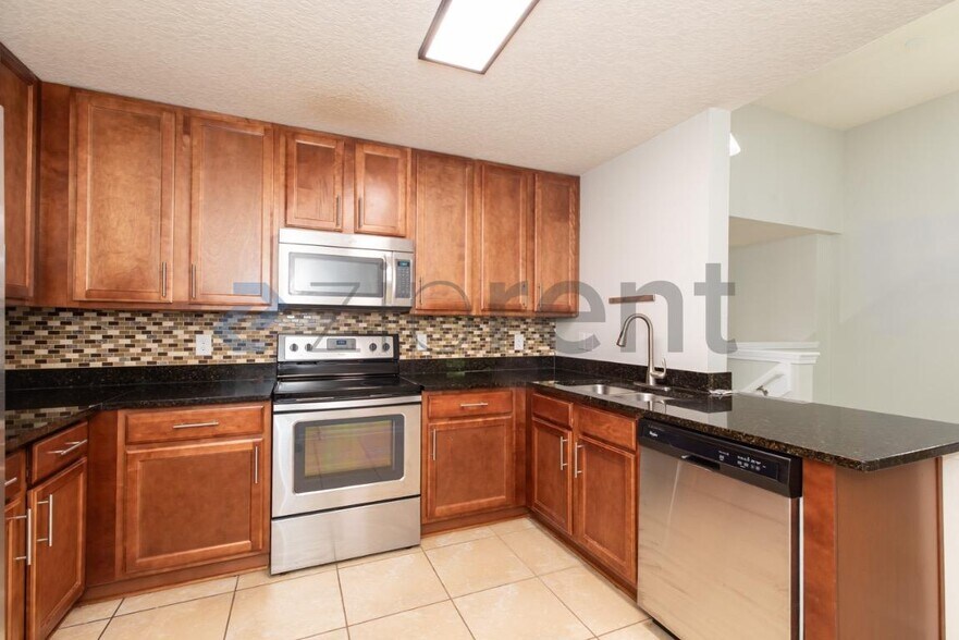 Building Photo - Unit 112