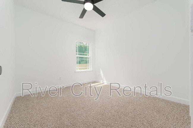 Building Photo - 2676 Halperns Way