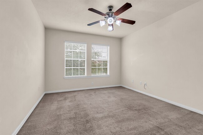 Building Photo - 30715 Legends Ridge Dr