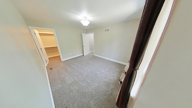 Building Photo - 3272 Rockhaven Ave